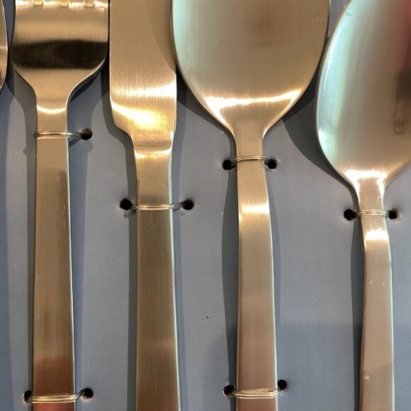 Godinger Lola Matte Stainless Steel 18/10 Stainless Steel 20Pc Flatware Set - Picture 2 of 11